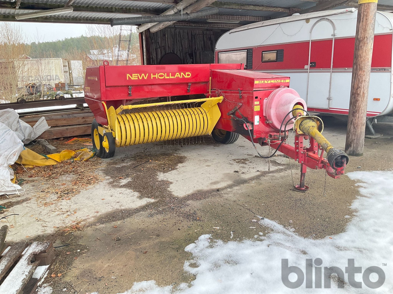 New Holland 377 - مكبس البالات المستطيله: صور 2 New Holland 377 - مكبس البالات المستطيله: صور 2