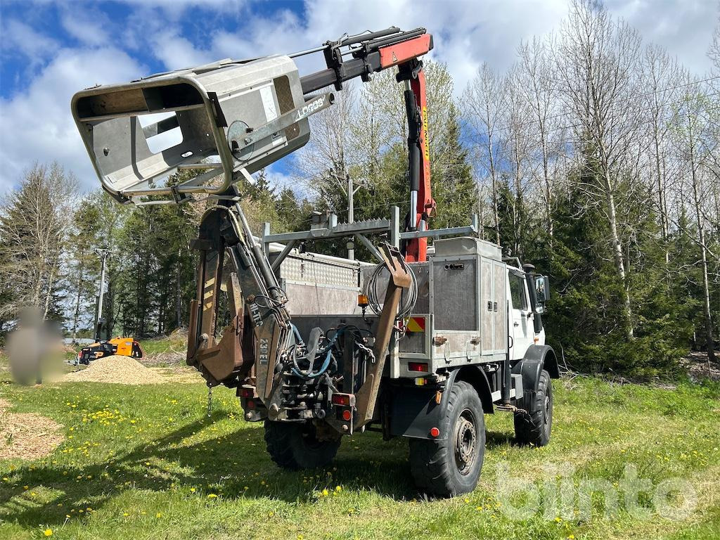 UNIMOG U 2150 L 4X4 med kran / personkorg / grävaggregat - شاحنة كرين: صور 5 UNIMOG U 2150 L 4X4 med kran / personkorg / grävaggregat - شاحنة كرين: صور 5