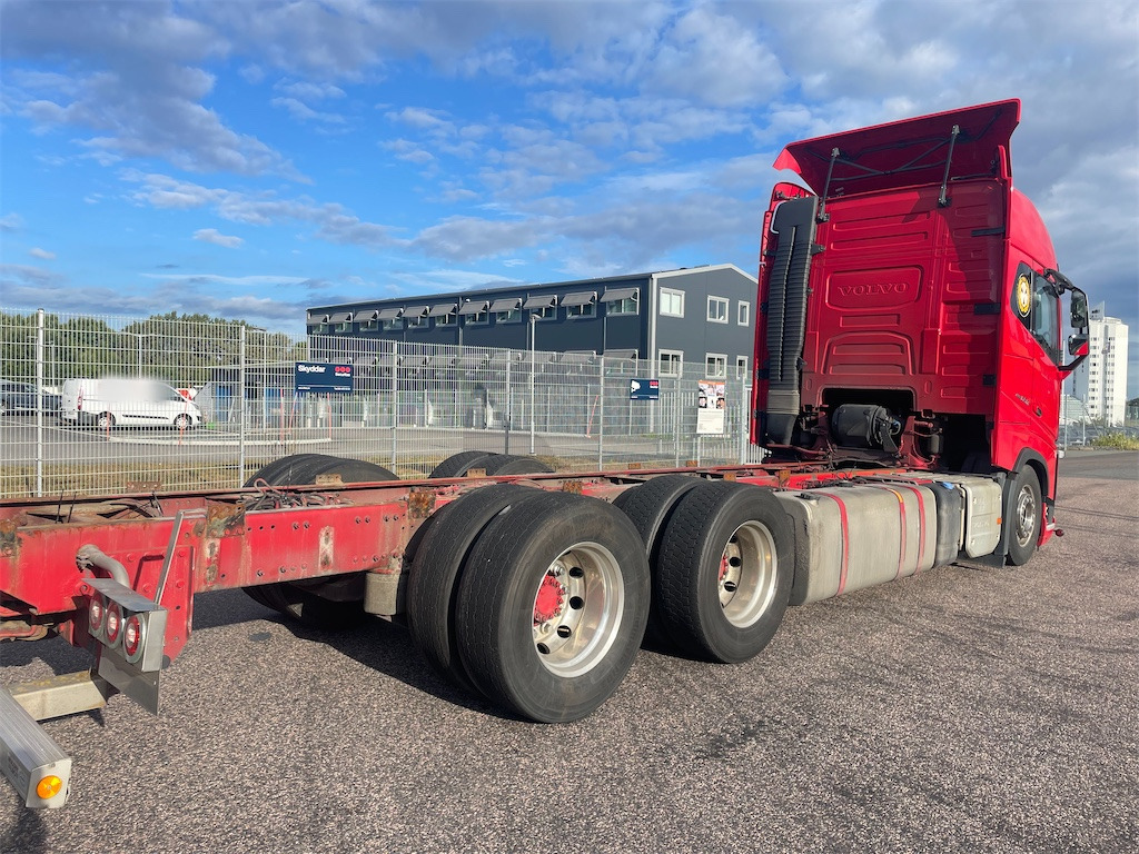 VOLVO FH16 650 6x2 - الشاسيه شاحنة: صور 4 VOLVO FH16 650 6x2 - الشاسيه شاحنة: صور 4