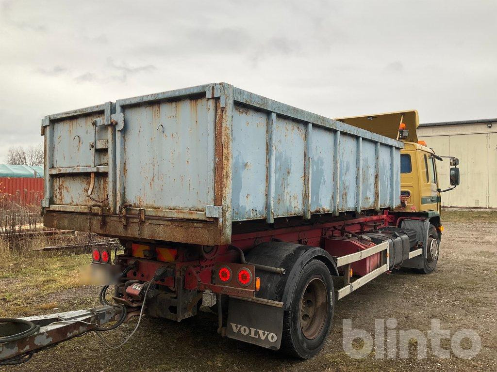 VOLVO FL6 E - شاحنة ذات الخطاف: صور 3 VOLVO FL6 E - شاحنة ذات الخطاف: صور 3