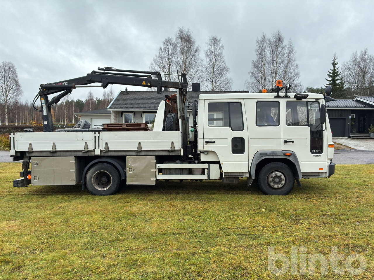VOLVO FL611 4X2 - شاحنات مسطحة, شاحنة كرين: صور 4 VOLVO FL611 4X2 - شاحنات مسطحة, شاحنة كرين: صور 4