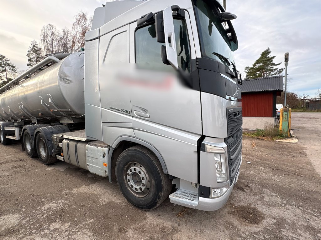 VOLVO - شاحنة جرار: صور 5 VOLVO - شاحنة جرار: صور 5