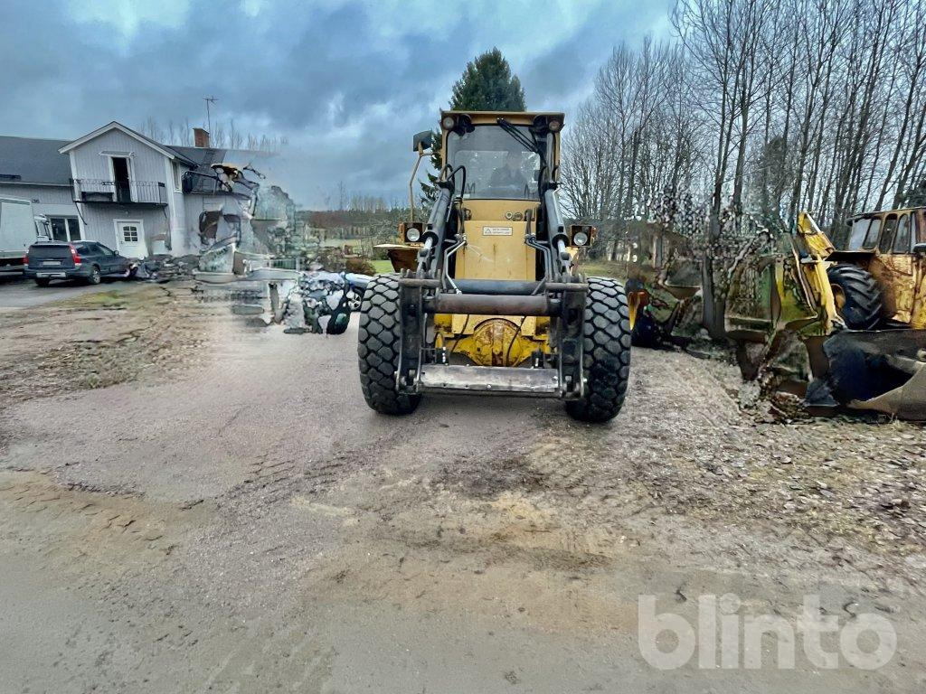 Volvo 4300 - اللودر بعجل: صور 5 Volvo 4300 - اللودر بعجل: صور 5