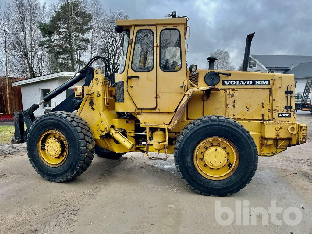 Volvo 4300 - اللودر بعجل: صور 3 Volvo 4300 - اللودر بعجل: صور 3