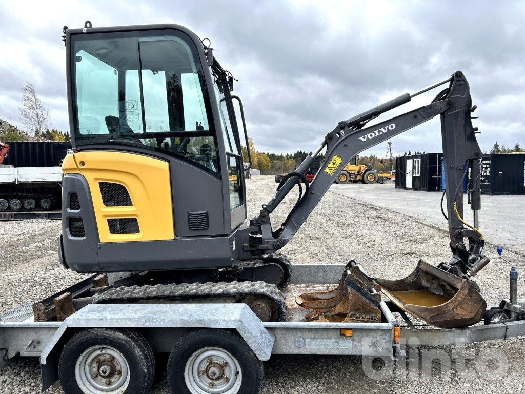 Volvo EC18D - حفارة مصغرة: صور 1 Volvo EC18D - حفارة مصغرة: صور 1