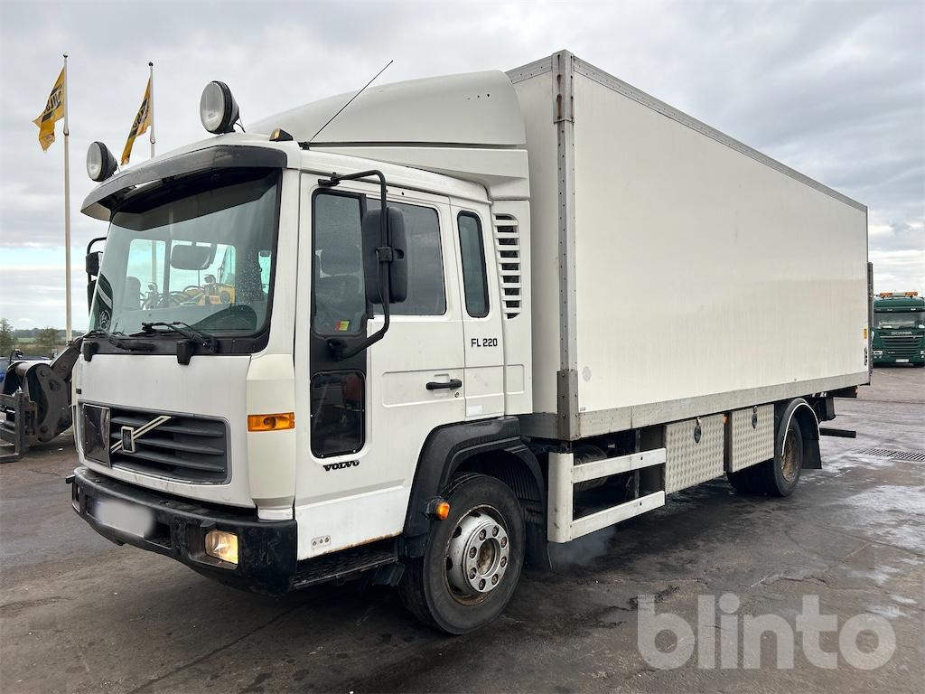 Volvo FL611 4x2 - Nybesiktigad - بصندوق مغلق شاحنة: صور 1 Volvo FL611 4x2 - Nybesiktigad - بصندوق مغلق شاحنة: صور 1