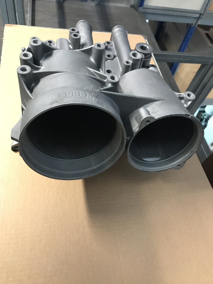 MODULO RAFFREDDAMENTO OLIO MOTORI MAN D2066 / D2676 - المحرك و قطع الغيار - شاحنة: صور 2 MODULO RAFFREDDAMENTO OLIO MOTORI MAN D2066 / D2676 - المحرك و قطع الغيار - شاحنة: صور 2