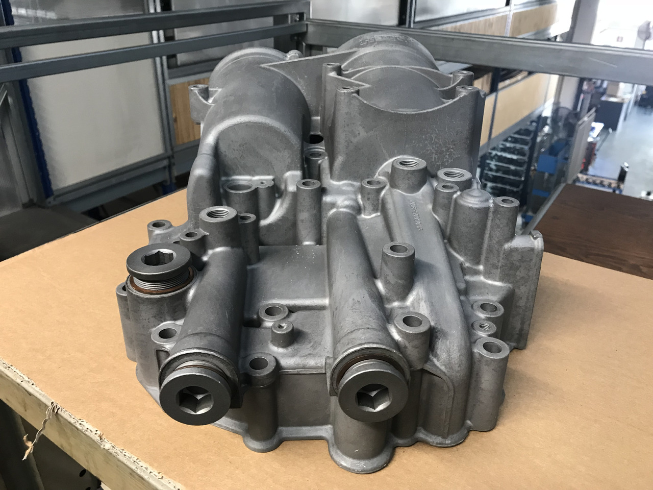 MODULO RAFFREDDAMENTO OLIO MOTORI MAN D2066 / D2676 - المحرك و قطع الغيار - شاحنة: صور 5 MODULO RAFFREDDAMENTO OLIO MOTORI MAN D2066 / D2676 - المحرك و قطع الغيار - شاحنة: صور 5