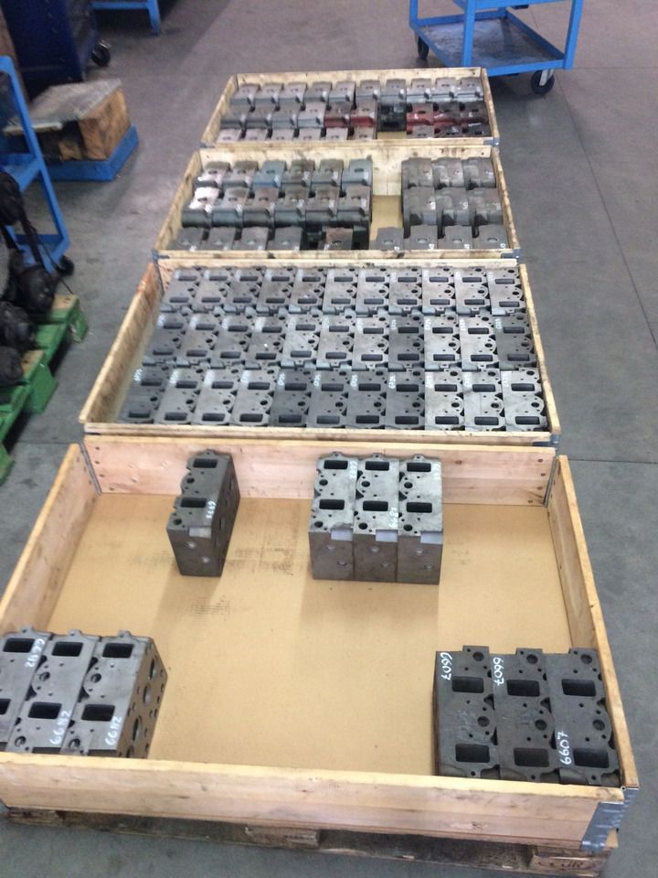 TESTATE MOTORI MAN D0824 / D0826 / D0834 / D0836 - المحرك و قطع الغيار - شاحنة: صور 2 TESTATE MOTORI MAN D0824 / D0826 / D0834 / D0836 - المحرك و قطع الغيار - شاحنة: صور 2