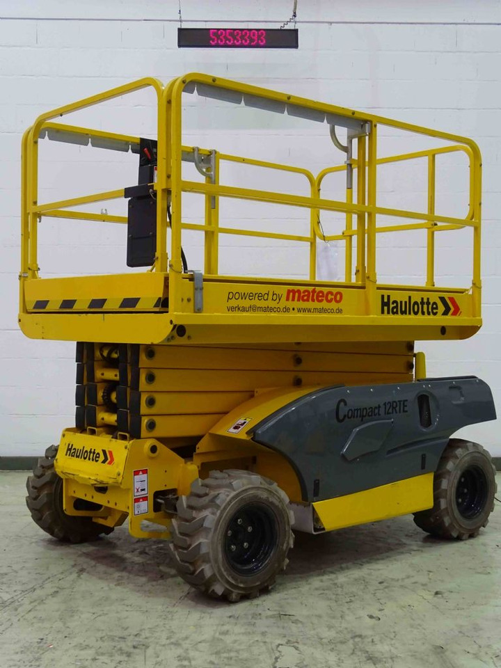 Haulotte COMPACT12RTE - آلات البناء: صور 1 Haulotte COMPACT12RTE - آلات البناء: صور 1
