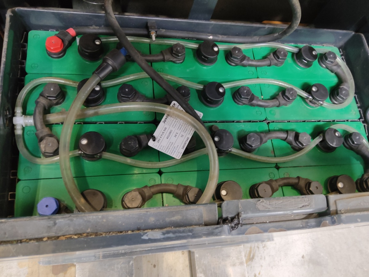 Jungheinrich ESE120/1950MM - معدات الرفع منخفض المستوى: صور 4 Jungheinrich ESE120/1950MM - معدات الرفع منخفض المستوى: صور 4