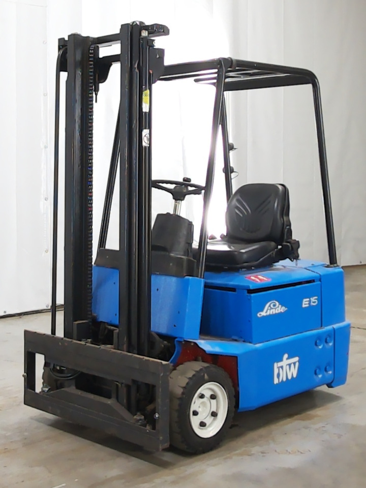 Linde E15 - رافعة شوكية كهربائية: صور 1 Linde E15 - رافعة شوكية كهربائية: صور 1