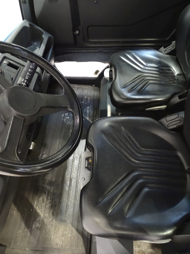 Linde P250 - جرار السحب الكهربائي: صور 3 Linde P250 - جرار السحب الكهربائي: صور 3