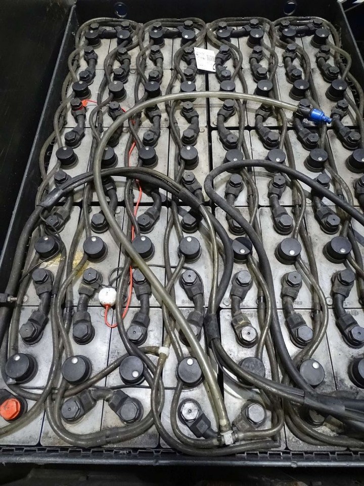 Linde P250 - جرار السحب الكهربائي: صور 4 Linde P250 - جرار السحب الكهربائي: صور 4