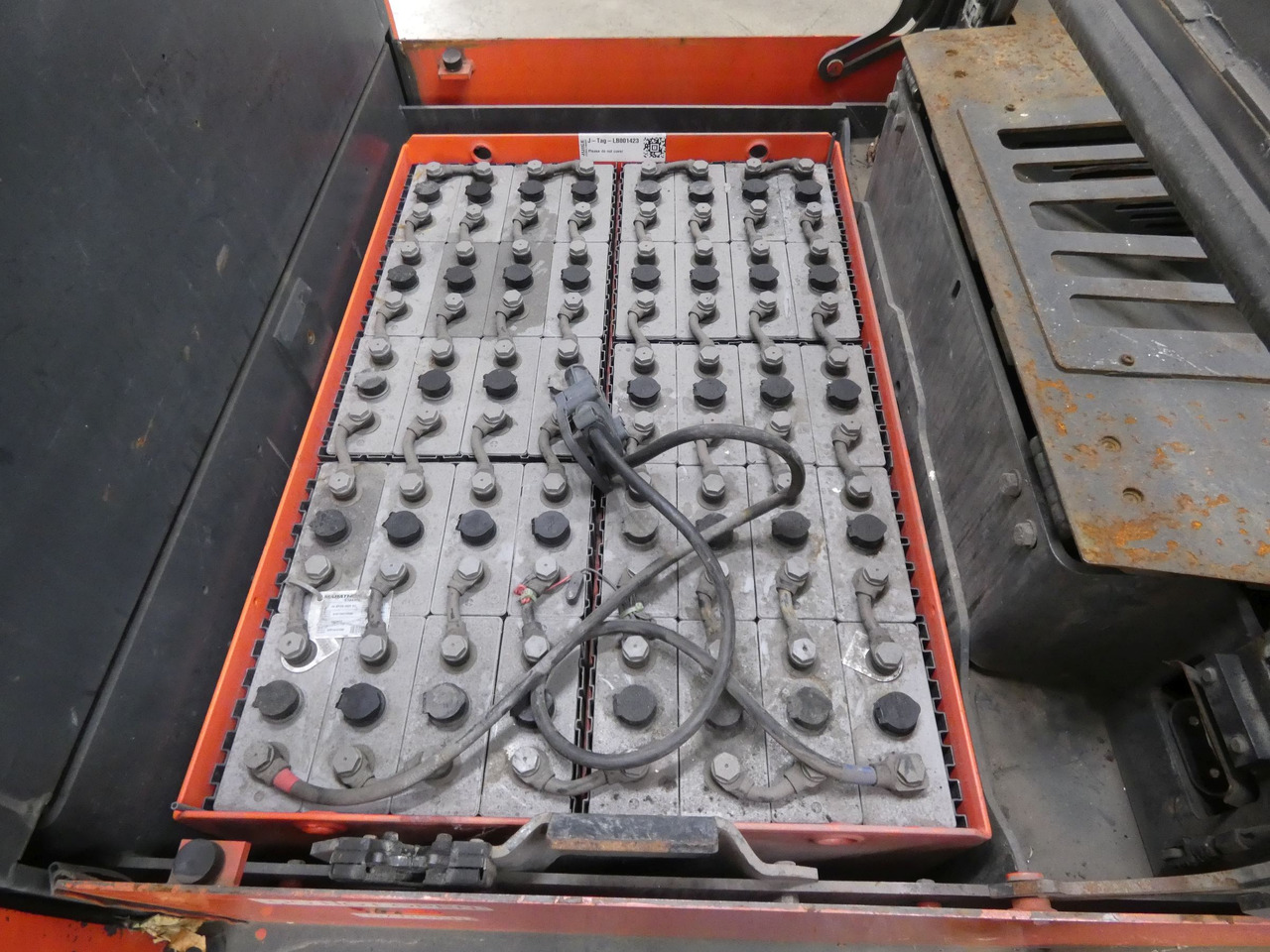 Linde P250 - جرار السحب الكهربائي: صور 4 Linde P250 - جرار السحب الكهربائي: صور 4