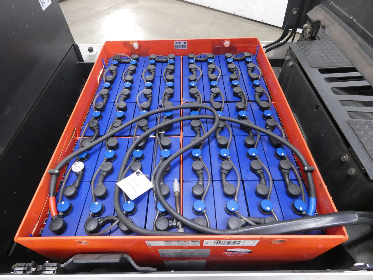 Linde P250 - جرار السحب الكهربائي: صور 4 Linde P250 - جرار السحب الكهربائي: صور 4