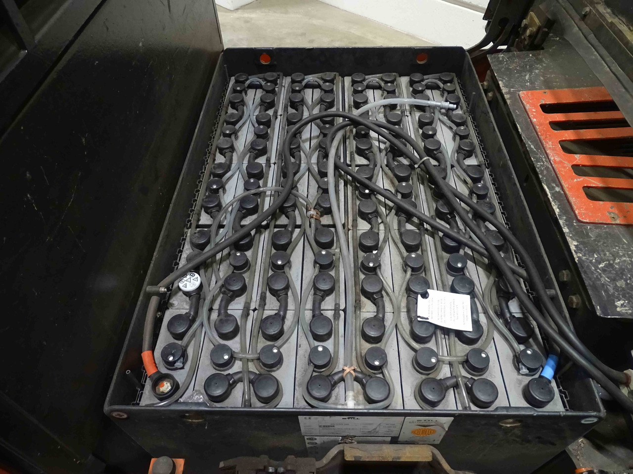 Linde P250 - جرار السحب الكهربائي: صور 4 Linde P250 - جرار السحب الكهربائي: صور 4