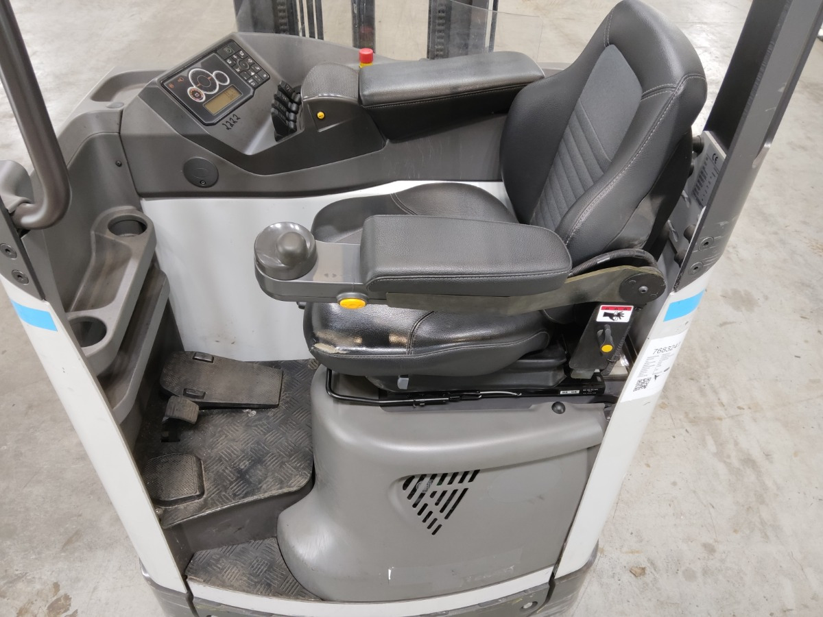 UniCarriers ULS140DTFVXE675 - شاحنة مناولة: صور 3 UniCarriers ULS140DTFVXE675 - شاحنة مناولة: صور 3