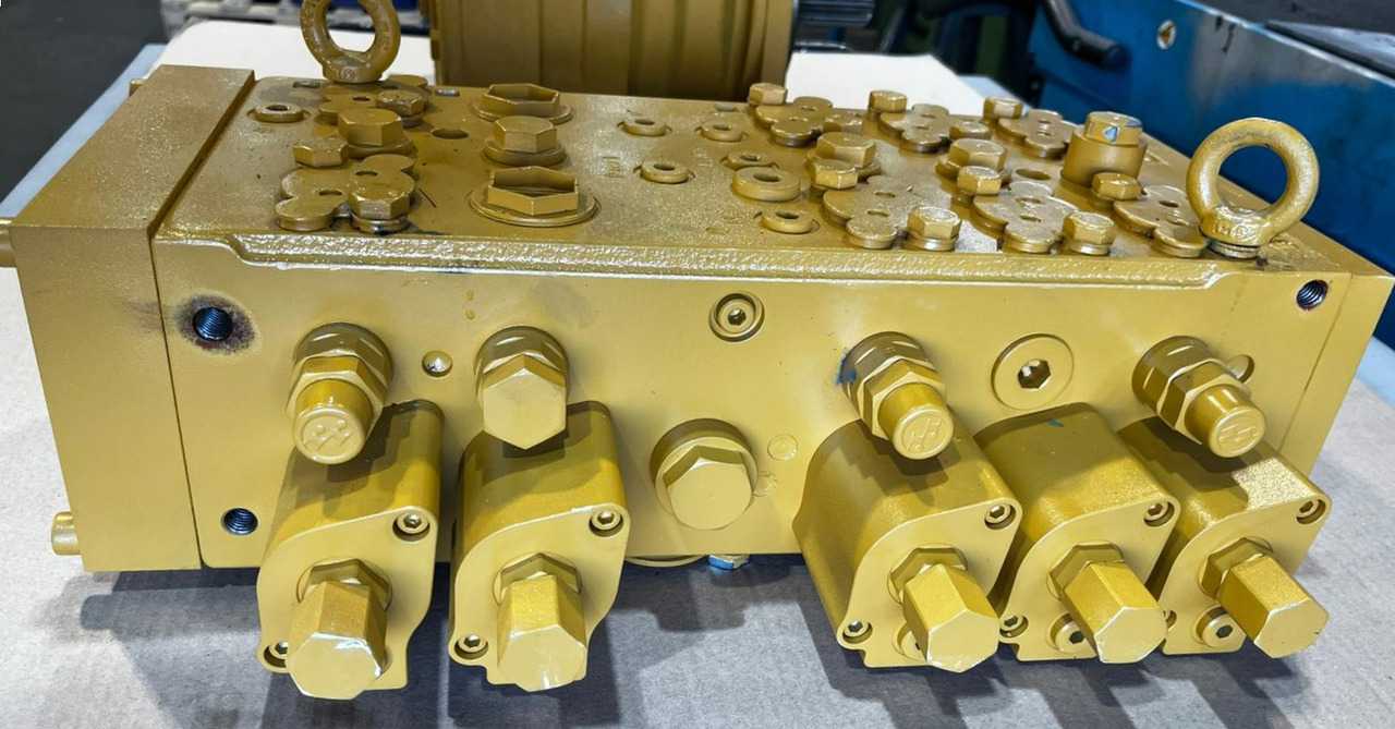 CATERPILLAR 194-7848 Valve GP-Main Control – Genuine Caterpillar Hydraulic Control Valve - صمام - حفارة على عجلات: صور 1 CATERPILLAR 194-7848 Valve GP-Main Control – Genuine Caterpillar Hydraulic Control Valve - صمام - حفارة على عجلات: صور 1