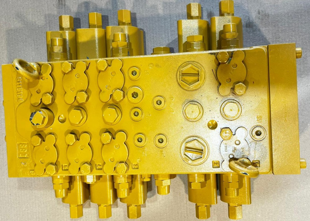CATERPILLAR 194-7848 Valve GP-Main Control – Genuine Caterpillar Hydraulic Control Valve - صمام - حفارة على عجلات: صور 3 CATERPILLAR 194-7848 Valve GP-Main Control – Genuine Caterpillar Hydraulic Control Valve - صمام - حفارة على عجلات: صور 3