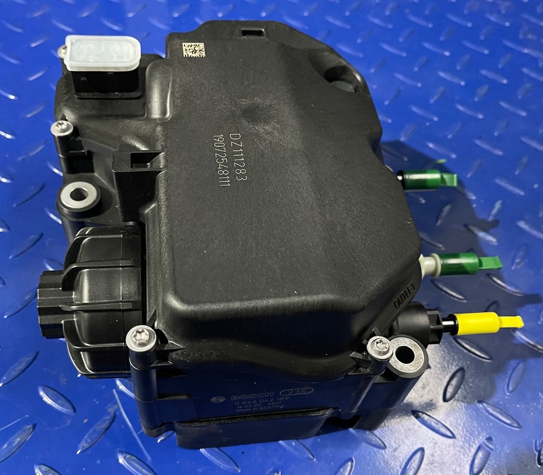 John Deere 8400 Harvester SCR Pump DZ111283 - نظام العادم - آلة حصاد: صور 3 John Deere 8400 Harvester SCR Pump DZ111283 - نظام العادم - آلة حصاد: صور 3