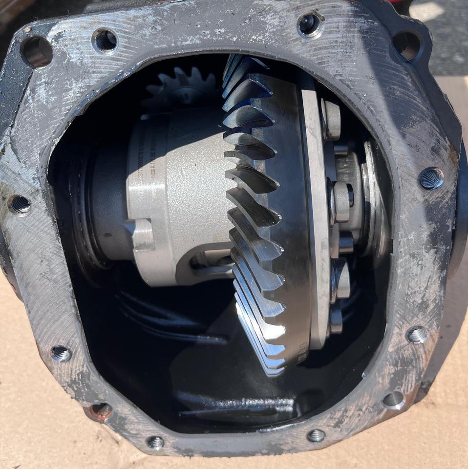 MERCEDES-BENZ E-Class Rear Differential W213 A2133503808 - التفاضلية والعتاد: صور 2 MERCEDES-BENZ E-Class Rear Differential W213 A2133503808 - التفاضلية والعتاد: صور 2
