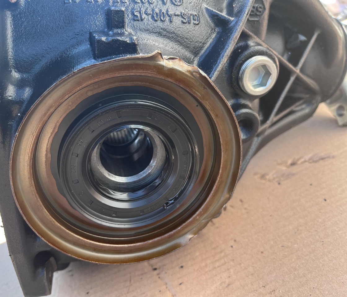 MERCEDES-BENZ E-Class Rear Differential W213 A2133503808 - التفاضلية والعتاد: صور 4 MERCEDES-BENZ E-Class Rear Differential W213 A2133503808 - التفاضلية والعتاد: صور 4