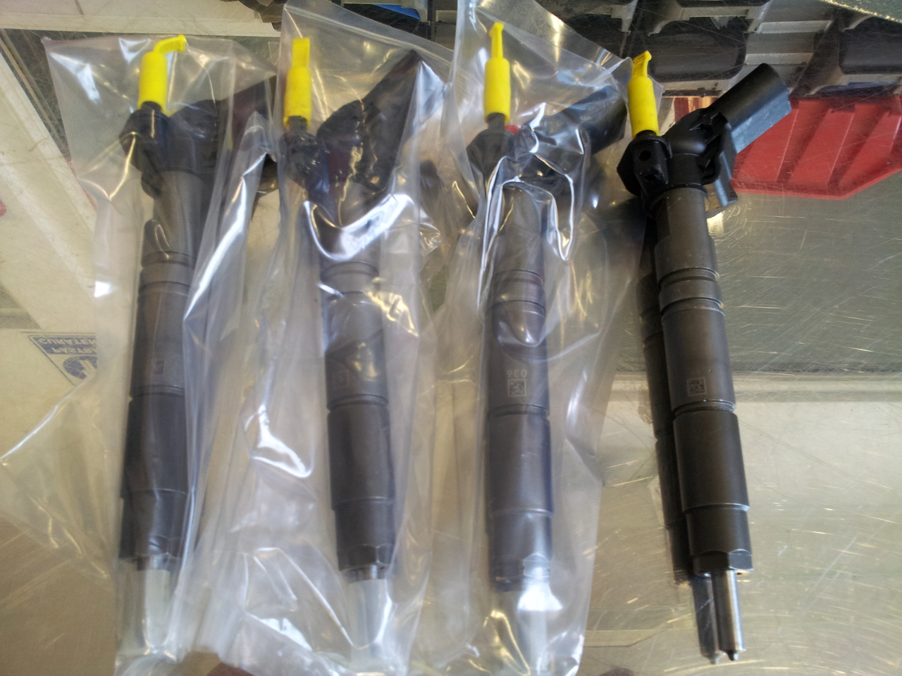 Mercedes 3.0L Euro 4 Piezo Injectors 0445115064 A6420701387 Sprinter, Vito, Viano, E Class, S Class, ML R Class, G CLass - حاقن - سياحية حافلة: صور 3 Mercedes 3.0L Euro 4 Piezo Injectors 0445115064 A6420701387 Sprinter, Vito, Viano, E Class, S Class, ML R Class, G CLass - حاقن - سياحية حافلة: صور 3