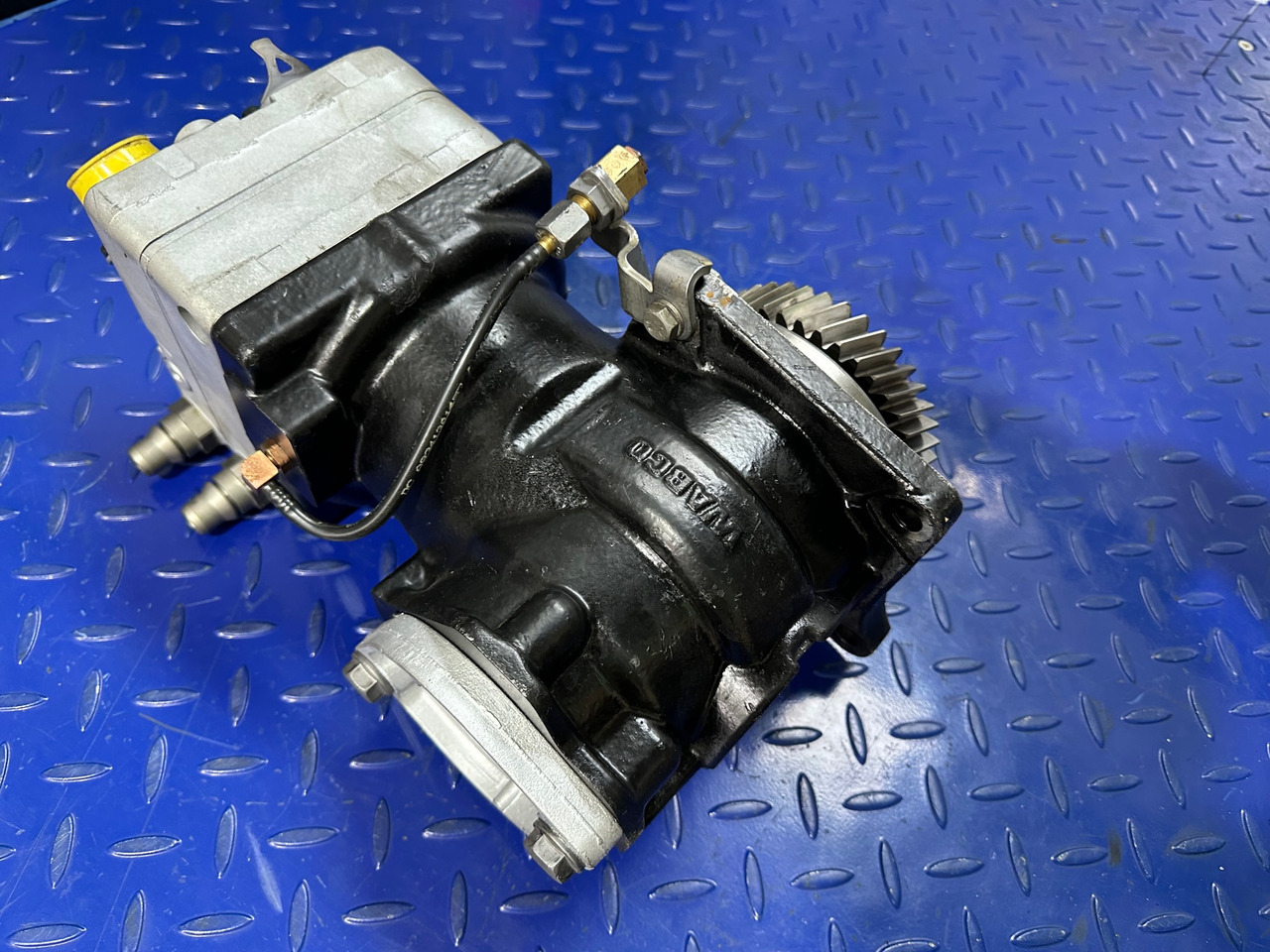 Mercedes Atego 3 Euro 6 Wabco Air Compressor A0011307615 - قطع الغيار - شاحنة: صور 2 Mercedes Atego 3 Euro 6 Wabco Air Compressor A0011307615 - قطع الغيار - شاحنة: صور 2