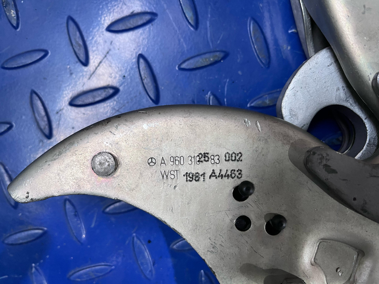 Mercedes Benz A9603102583 - الكابينة والداخلية: صور 2 Mercedes Benz A9603102583 - الكابينة والداخلية: صور 2