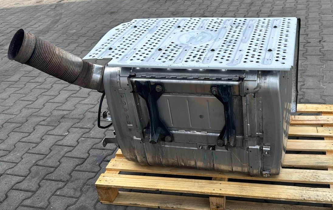 Mercedes Exhaust Euro 5 EEW OM471 12.8L A0054904512 - قطع الغيار: صور 3 Mercedes Exhaust Euro 5 EEW OM471 12.8L A0054904512 - قطع الغيار: صور 3