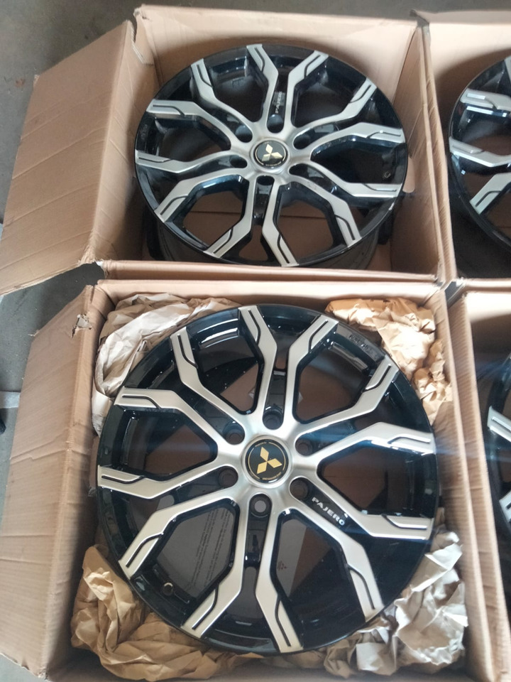 Mitsubishi Pajero L200 20 Zoll original Rims KBA50710 - الجنوط - سيارة: صور 2 Mitsubishi Pajero L200 20 Zoll original Rims KBA50710 - الجنوط - سيارة: صور 2