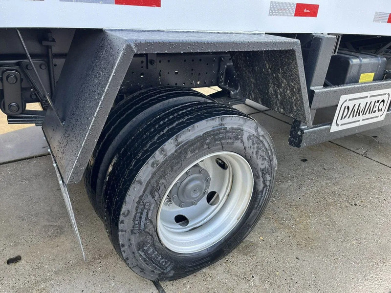 Mercedes-Benz Accelo 815 4x2 Garbage Compactor (2 units) Accelo 815 4x2 Garbage Compactor (2 units) إيجار Mercedes-Benz Accelo 815 4x2 Garbage Compactor (2 units) Accelo 815 4x2 Garbage Compactor (2 units): صور 16