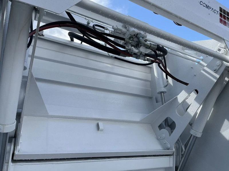 Mercedes-Benz Accelo 815 4x2 Garbage Compactor (2 units) Accelo 815 4x2 Garbage Compactor (2 units) إيجار Mercedes-Benz Accelo 815 4x2 Garbage Compactor (2 units) Accelo 815 4x2 Garbage Compactor (2 units): صور 13