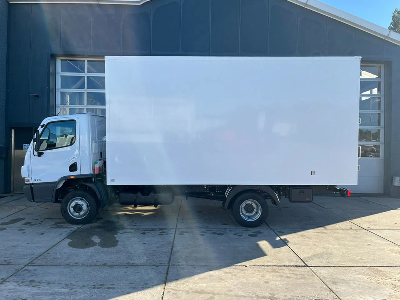 Mercedes-Benz Accelo 915 4x2 Closed Cargo Truck - بصندوق مغلق شاحنة: صور 2 Mercedes-Benz Accelo 915 4x2 Closed Cargo Truck - بصندوق مغلق شاحنة: صور 2