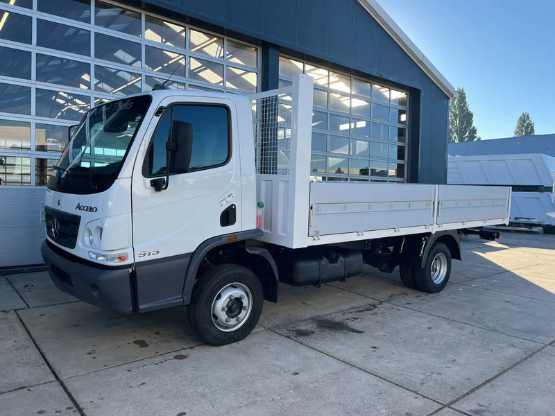 Mercedes-Benz Accelo 915 4x2 Flatbed with dropsides - شاحنات مسطحة: صور 1 Mercedes-Benz Accelo 915 4x2 Flatbed with dropsides - شاحنات مسطحة: صور 1