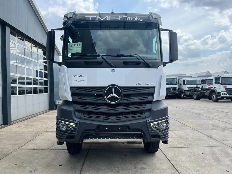Mercedes-Benz Actros 3348 S 6x4 Tractor Head - شاحنة جرار: صور 2 Mercedes-Benz Actros 3348 S 6x4 Tractor Head - شاحنة جرار: صور 2