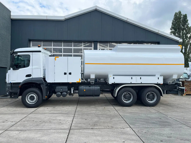 Mercedes-Benz Arocs 4040 6x6 Water Tank Truck - شاحنة صهريج: صور 2 Mercedes-Benz Arocs 4040 6x6 Water Tank Truck - شاحنة صهريج: صور 2