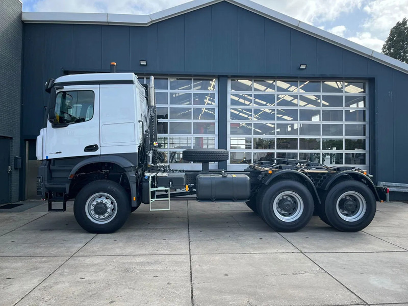 Mercedes-Benz Arocs 4058 AS 6x6 Tractor Head 180T Push Pull EURO-5 - شاحنة جرار: صور 2 Mercedes-Benz Arocs 4058 AS 6x6 Tractor Head 180T Push Pull EURO-5 - شاحنة جرار: صور 2