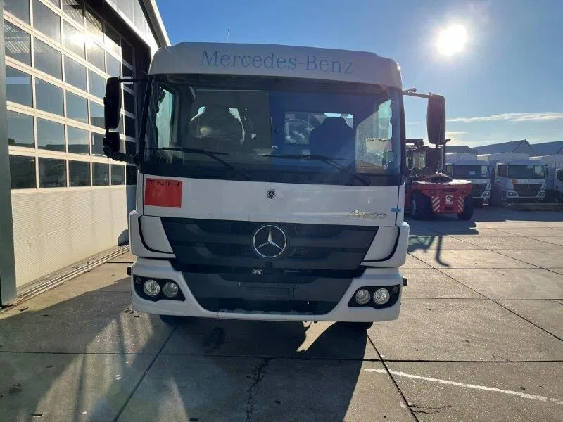 Mercedes-Benz Atego 1418 4x2 Fuel Tank Truck - شاحنة صهريج: صور 3 Mercedes-Benz Atego 1418 4x2 Fuel Tank Truck - شاحنة صهريج: صور 3