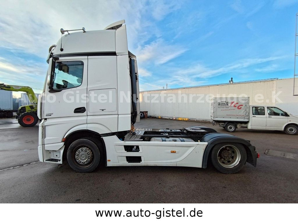 Mercedes-Benz Actros 1845 LS GigaSpace  - شاحنة جرار: صور 3 Mercedes-Benz Actros 1845 LS GigaSpace  - شاحنة جرار: صور 3