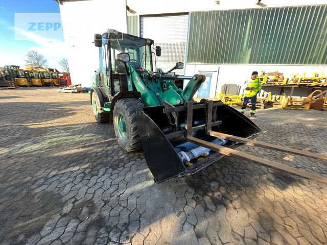 Cat 906M - اللودر بعجل: صور 3 Cat 906M - اللودر بعجل: صور 3