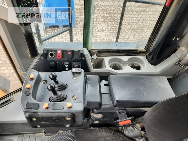 اللودر بعجل Cat 982M: صور 37