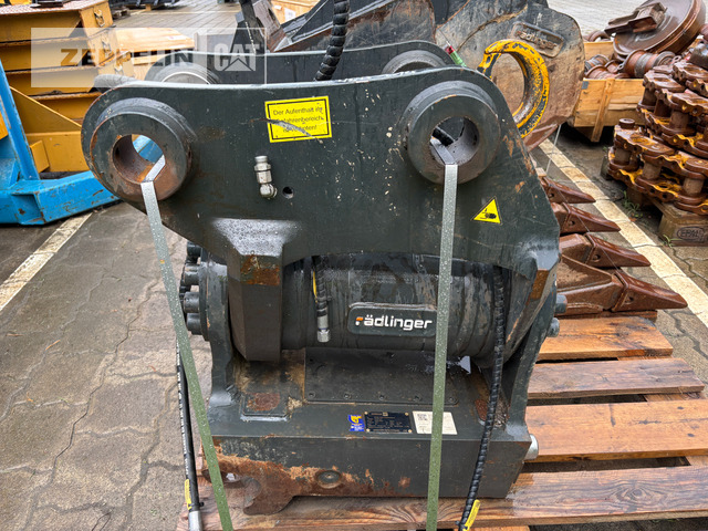 Raedlinger Schnellwechsler - وصلة الربط للمعدات المعلقة - آلات البناء: صور 1 Raedlinger Schnellwechsler - وصلة الربط للمعدات المعلقة - آلات البناء: صور 1