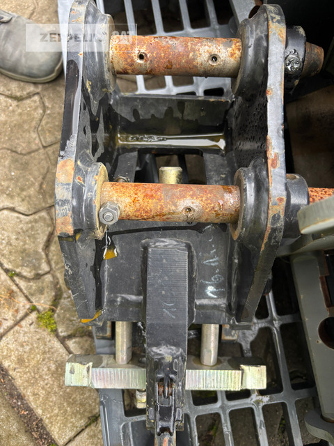 Sonstiges Schnellwechsler - وصلة الربط للمعدات المعلقة - آلات البناء: صور 4 Sonstiges Schnellwechsler - وصلة الربط للمعدات المعلقة - آلات البناء: صور 4