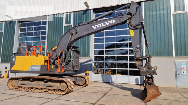 Volvo EC200E - حفارات زحافة: صور 3 Volvo EC200E - حفارات زحافة: صور 3