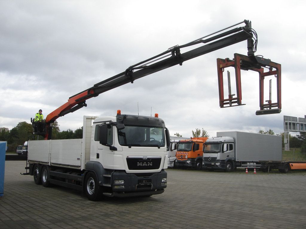 شاحنة كرين MAN TG-S 26.360 6x2-2 BL Pritsche Heckkran Palfinger: صور 1