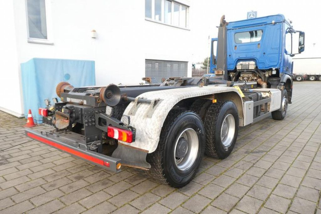 Mercedes-Benz Arocs 2645 K 6x4 Abrollkipper Meiller deutsch to - شاحنة ذات الخطاف: صور 3 Mercedes-Benz Arocs 2645 K 6x4 Abrollkipper Meiller deutsch to - شاحنة ذات الخطاف: صور 3