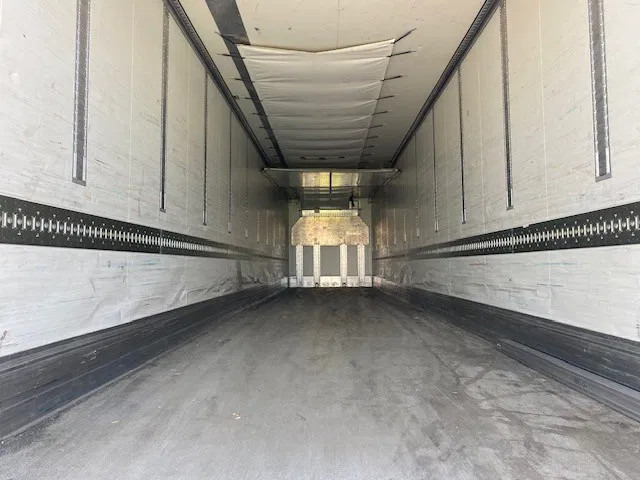Krone SD koelvries met carrier vector 1950 MT 2 temp en 2 e lading - مبردة نصف مقطورة: صور 5 Krone SD koelvries met carrier vector 1950 MT 2 temp en 2 e lading - مبردة نصف مقطورة: صور 5