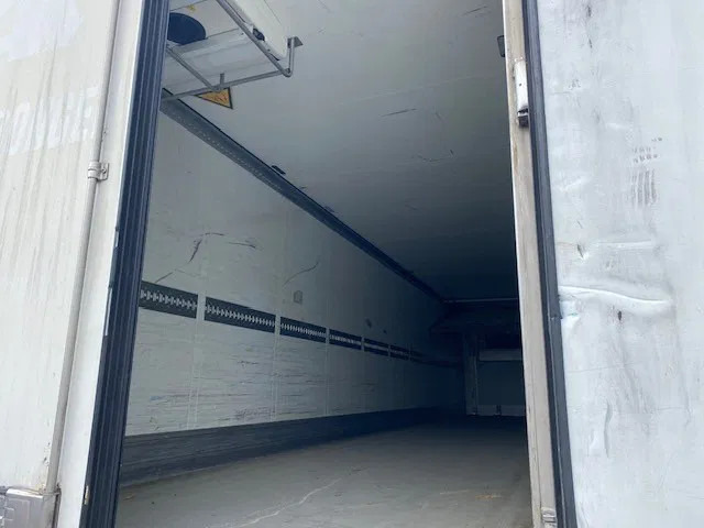Schmitz Cargobull SCB 53B koelvries met carrier vector 1950MT 2 temp en tussenwand, - مبردة نصف مقطورة: صور 5 Schmitz Cargobull SCB 53B koelvries met carrier vector 1950MT 2 temp en tussenwand, - مبردة نصف مقطورة: صور 5